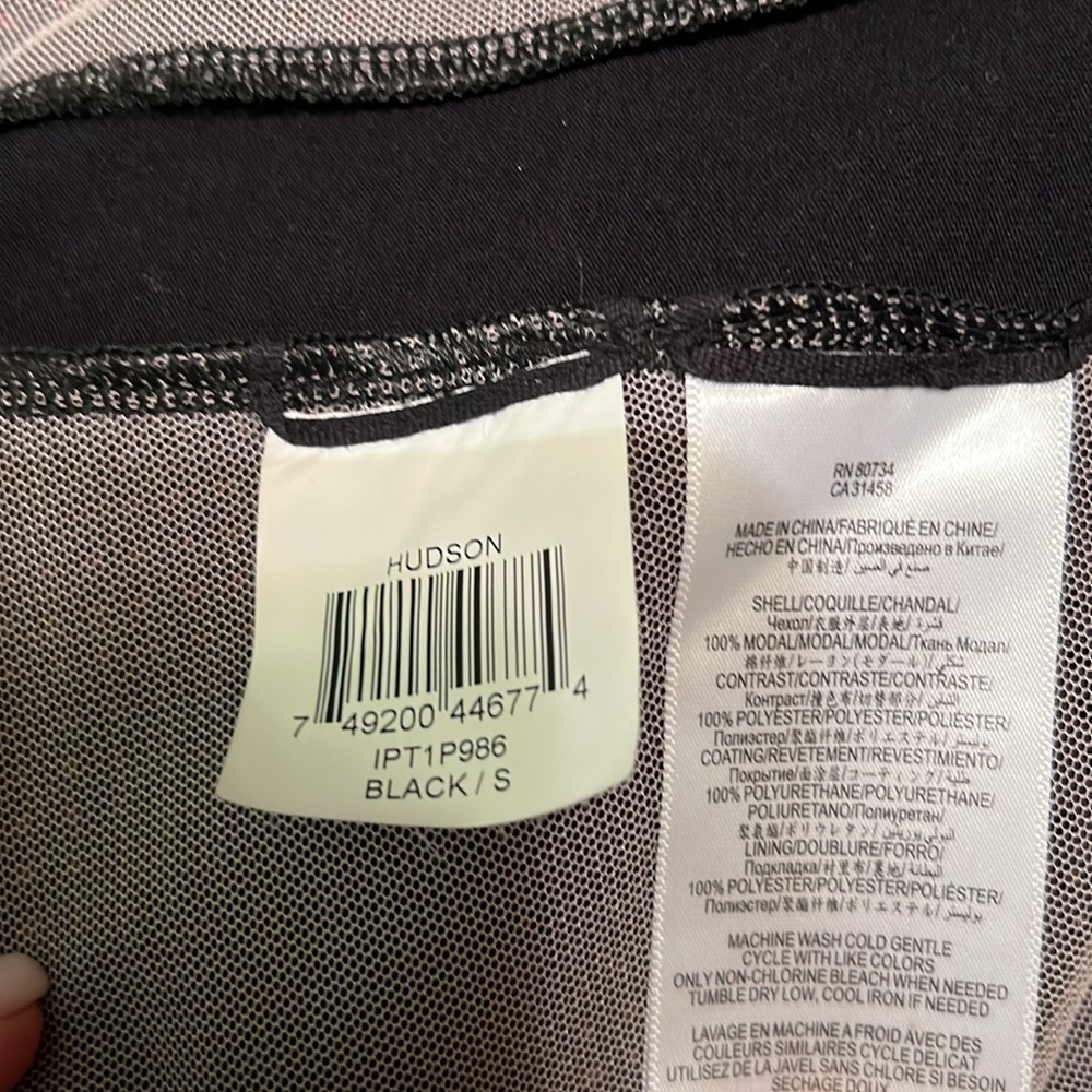 BCBGmaxazria perforated t-shirt. Size s - Picture 7 of 7